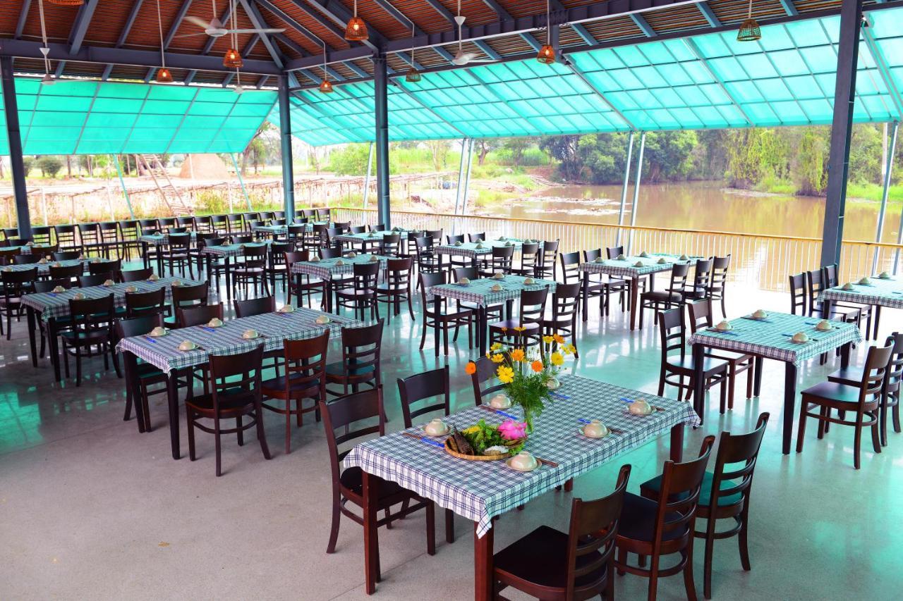 Kdl Lang Noi Tan Lap - Tan Lap Floating Village Moc Hoa Buitenkant foto